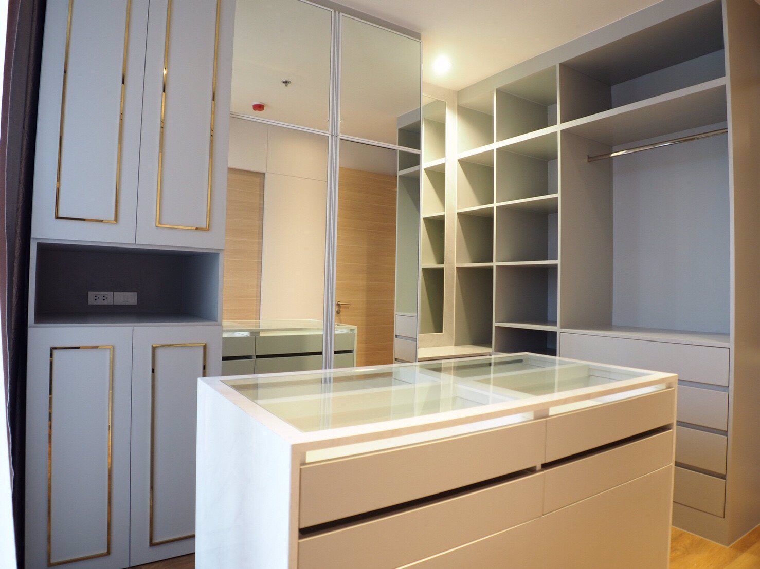 ขายหรือให้เช่า-park-24-1-ห้องนอน-1-ห้องน้ำ-1-walk-in-closet-55-ตารางเมตร