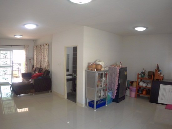 ขายบ้านแฝด-ชั้นเดียว-มกรีนพาร์ค-อเวนิว-บึง-ศรีราชา-ชลบุรี-385-ตารางวา-บ้านสวย-น่าอยู่มาก-ราคาไม่