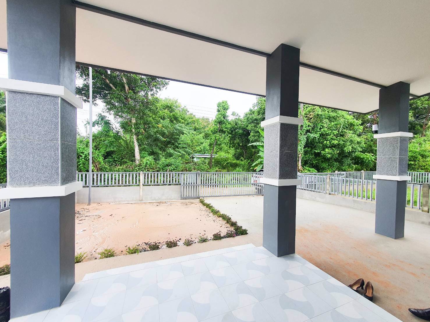 บ้านใหม่เพิ่งสร้างเสร็จ-ราคาดีมว๊ากกกก-ขายต่ำกว่าประเมิน-พร้อมเข้าอยู่ได้เลยจ้า