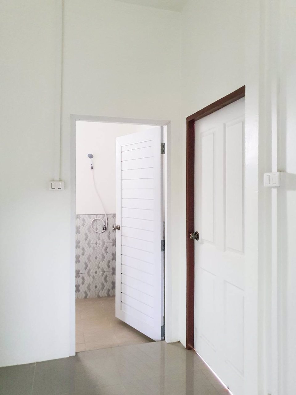 บ้านใหม่เพิ่งสร้างเสร็จ-ราคาดีมว๊ากกกก-ขายต่ำกว่าประเมิน-พร้อมเข้าอยู่ได้เลยจ้า