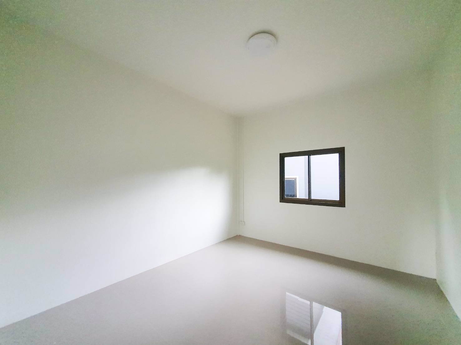 บ้านใหม่เพิ่งสร้างเสร็จ-ราคาดีมว๊ากกกก-ขายต่ำกว่าประเมิน-พร้อมเข้าอยู่ได้เลยจ้า