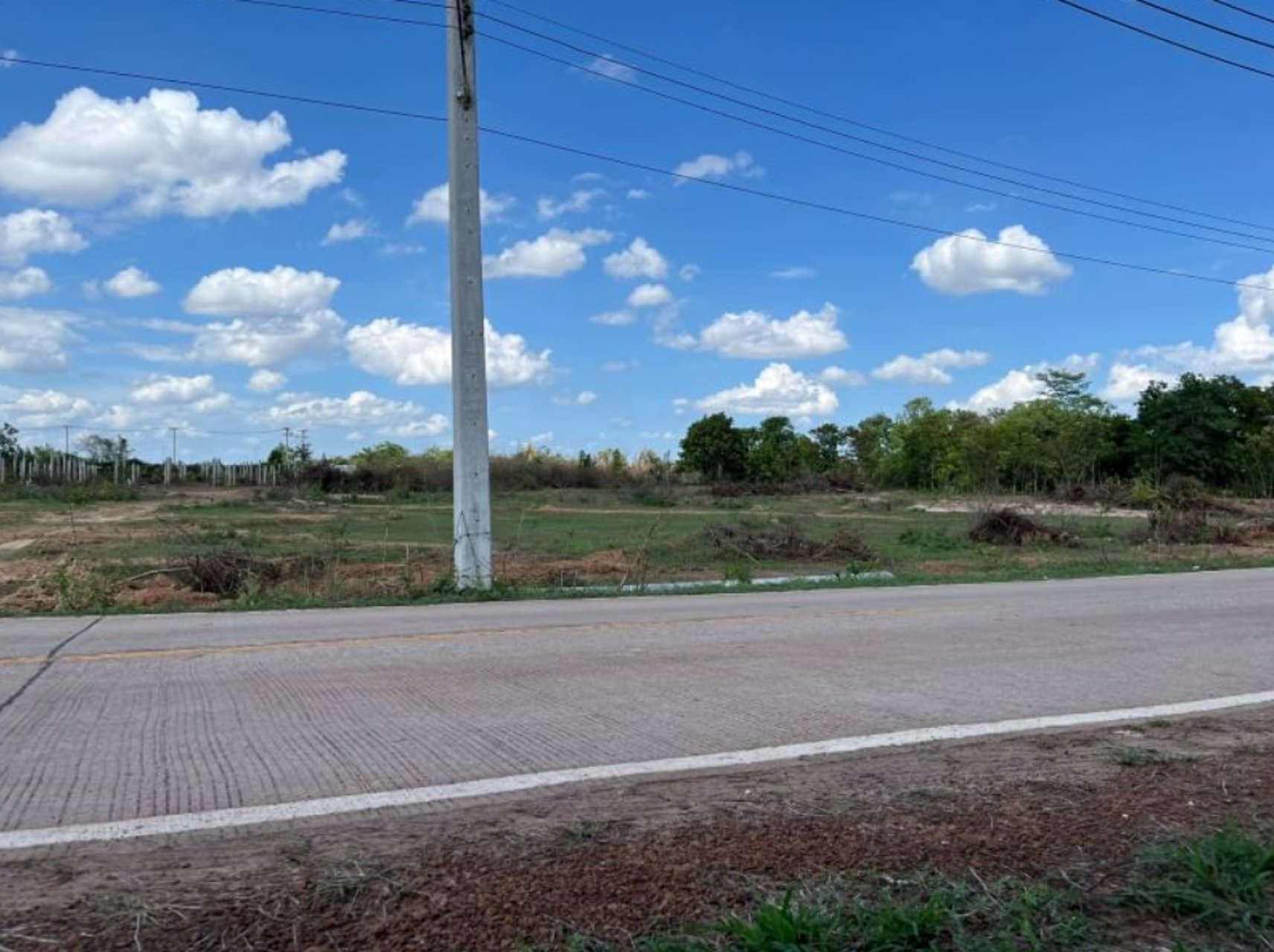 ขายที่ดิน1ไร่-ติดถนนทางหลวงชนบทบ้านนาอ่างไปบ้านสร้างพอก