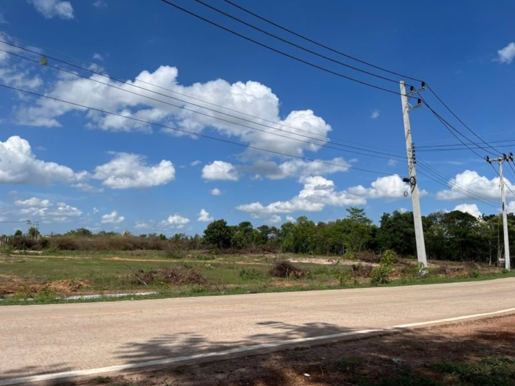 ขายที่ดิน1ไร่-ติดถนนทางหลวงชนบทบ้านนาอ่างไปบ้านสร้างพอก