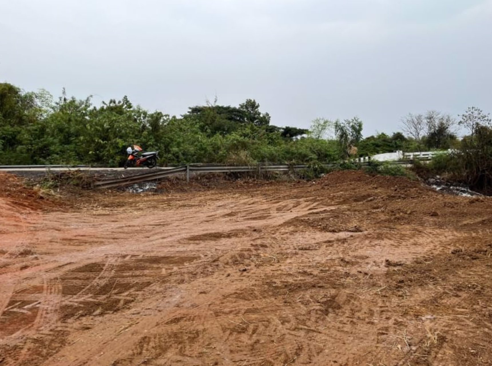 ขายที่ดิน350ตรว-ติดถนนลาดยาง-ถมแล้ว