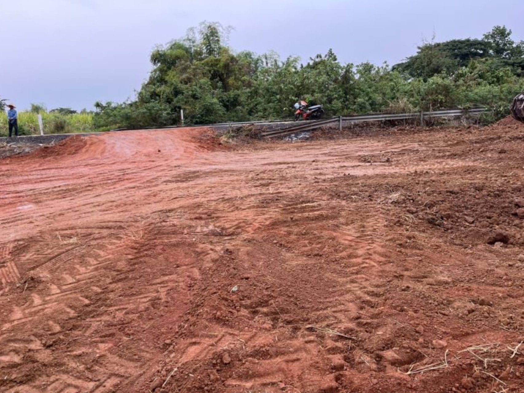 ขายที่ดิน350ตรว-ติดถนนลาดยาง-ถมแล้ว