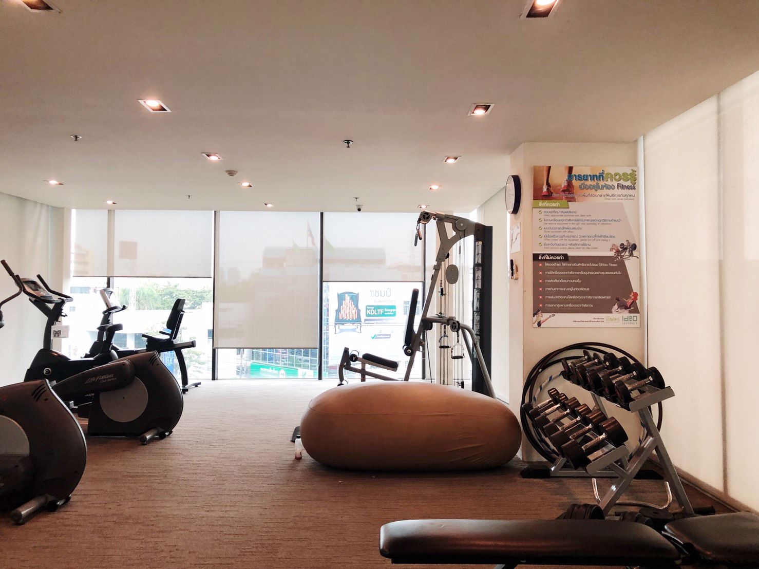 ขายด่วนคอนโด-ideo-ลาดพร้าว-5-ชั้น21-ห้องมุม-วิวสวย-ใจกลางเมือง-เดินทางสะดวก