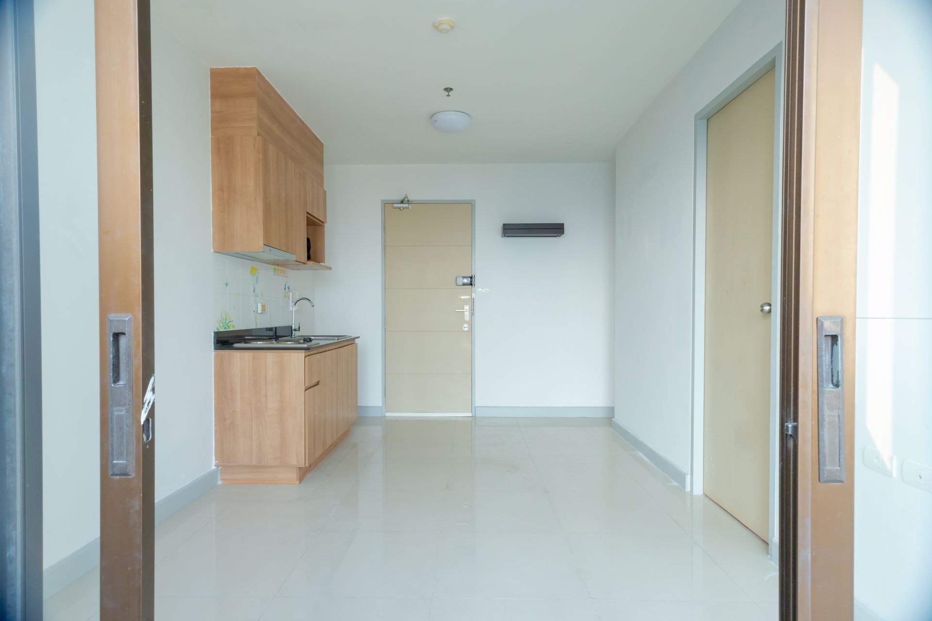 ขายด่วนคอนโด-ideo-ลาดพร้าว-5-ชั้น21-ห้องมุม-วิวสวย-ใจกลางเมือง-เดินทางสะดวก