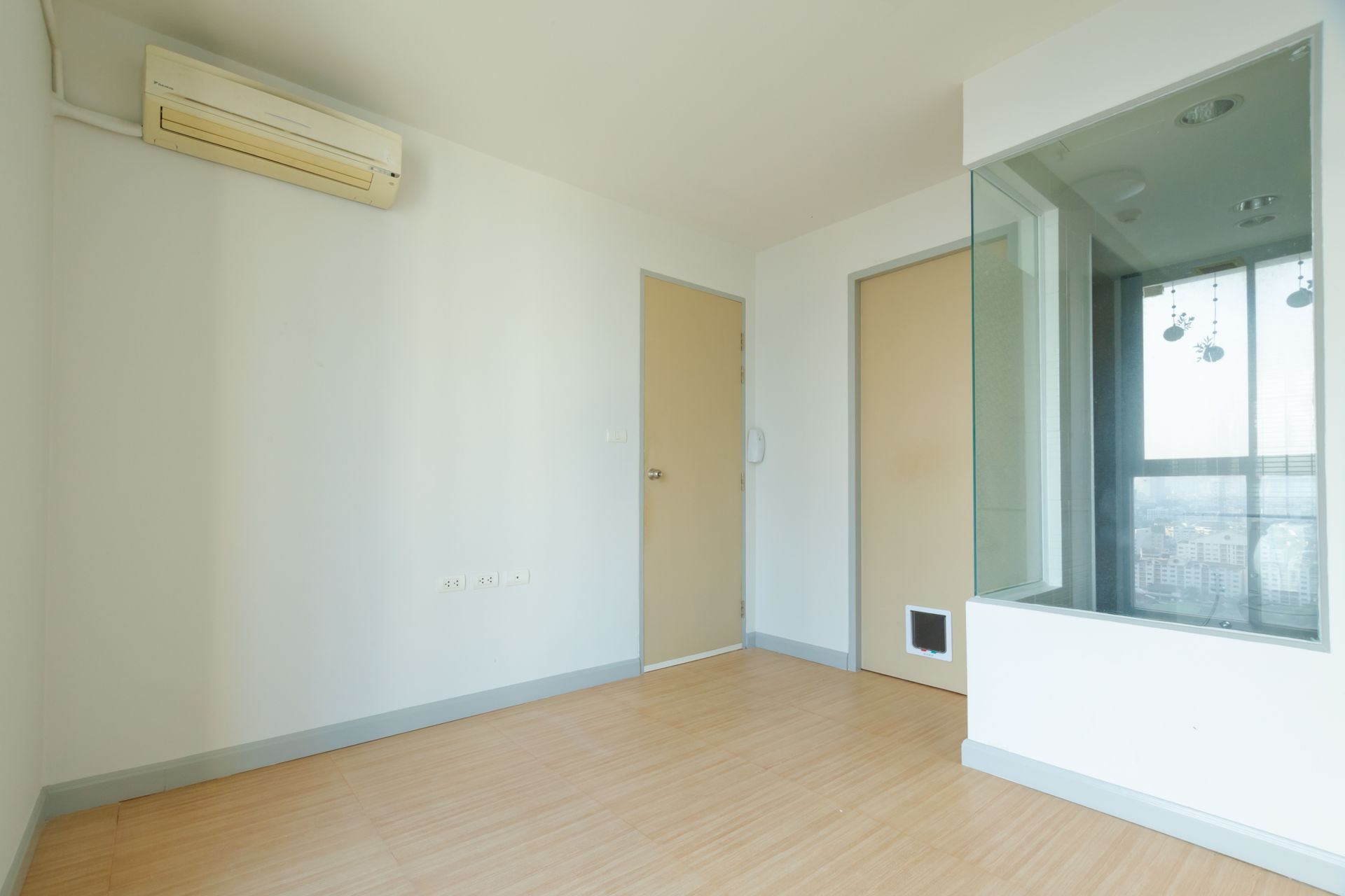 ขายด่วนคอนโด-ideo-ลาดพร้าว-5-ชั้น21-ห้องมุม-วิวสวย-ใจกลางเมือง-เดินทางสะดวก