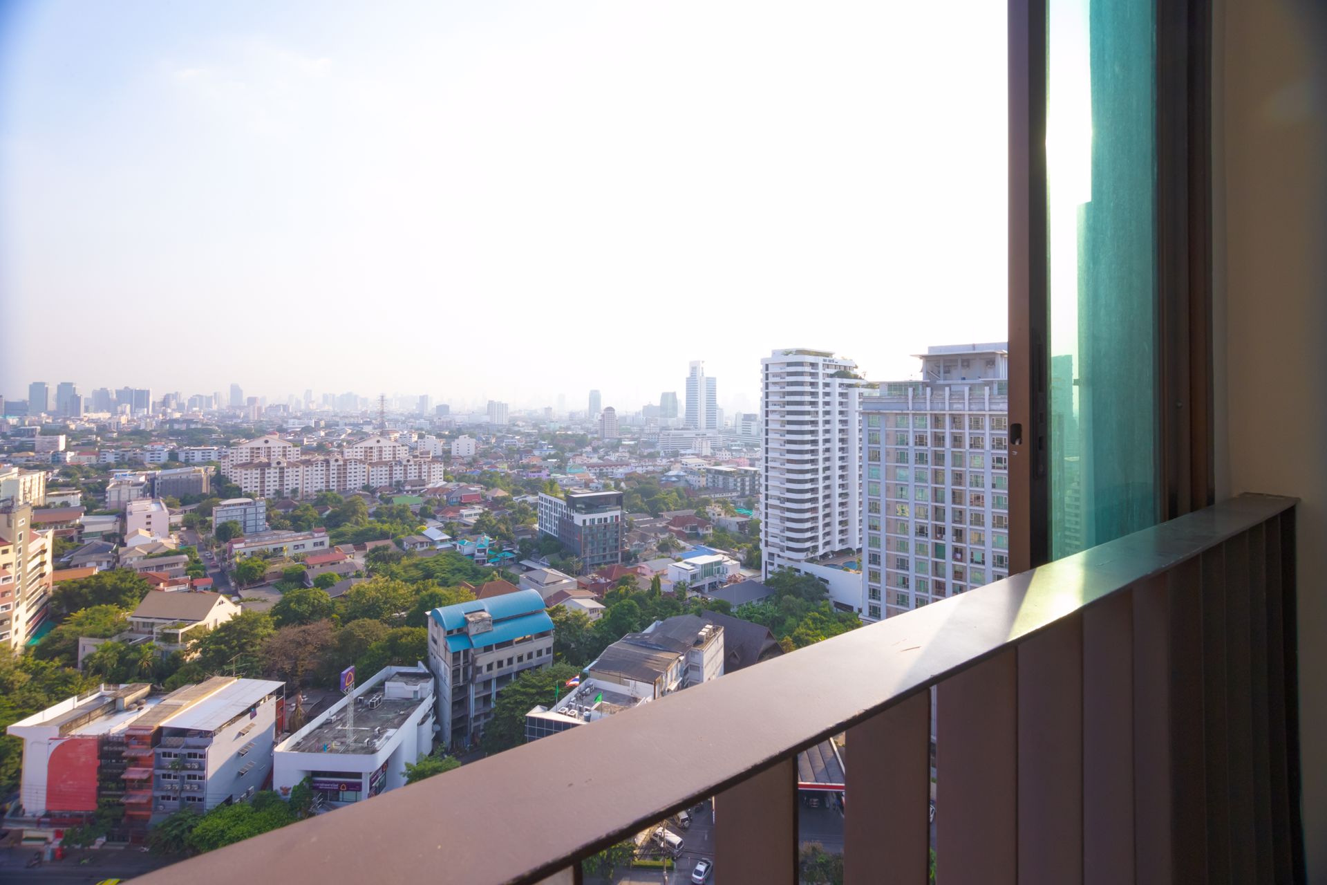 ขายด่วนคอนโด-ideo-ลาดพร้าว-5-ชั้น21-ห้องมุม-วิวสวย-ใจกลางเมือง-เดินทางสะดวก