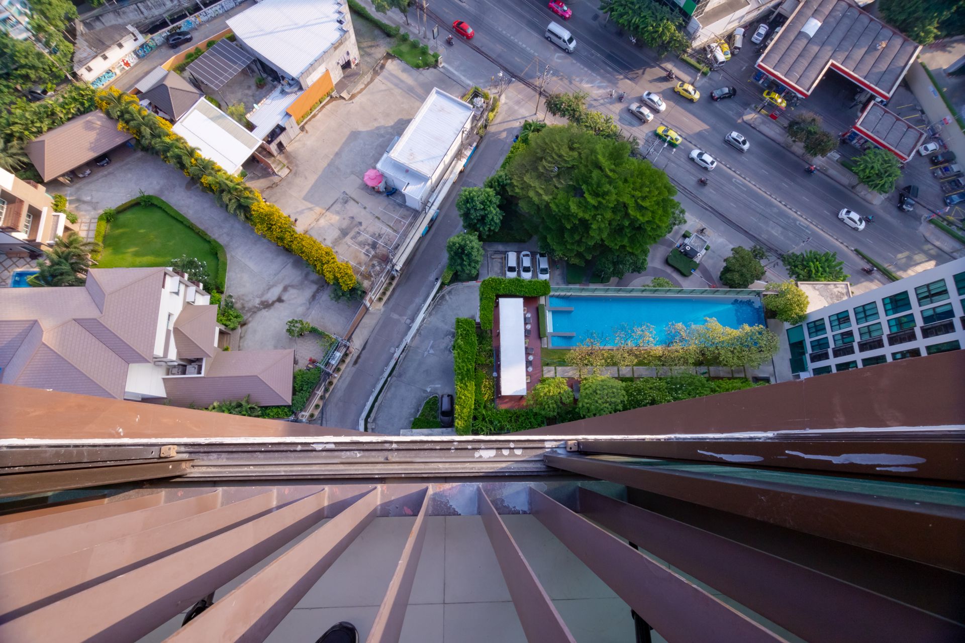 ขายด่วนคอนโด-ideo-ลาดพร้าว-5-ชั้น21-ห้องมุม-วิวสวย-ใจกลางเมือง-เดินทางสะดวก