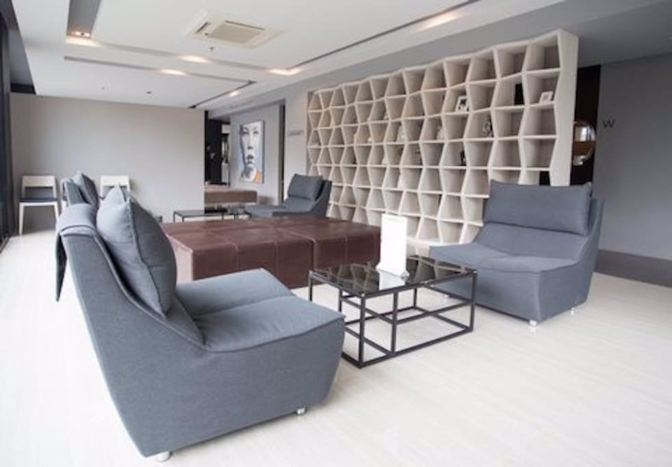 ให้เช่าคอนโด-the-gallery-condominium-1ห้องนอน352ตรม-ใกล้btsแบริ่ง400เมตร-ชั้น20