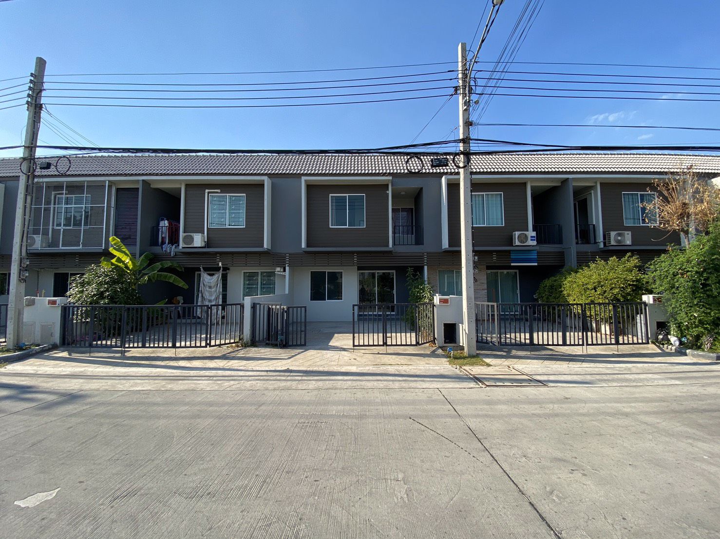 ขายบ้าน-ผ่อนตรงกับเจ้าของ-หรือซื้อต่อ-พร้อมยื่นสินเชื่อได้เลย