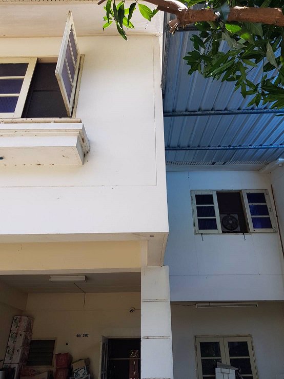 ขายบ้านทาวน์เฮาส์-2-ชั้น-เนื้อที่-27-ตรว-ทำเลเด่นๆ-ติดสนาม-และถนนซอยแรกของโครงการ-เมือง-สุพรรณบุรี