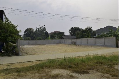 ขายที่ดินเปล่าเมืองเชียงใหม่-100-ตรว-ถมแล้ว-รั้วคอนกรีต-ห่างถนนวงแหวนรอบ-3-ไม่ถึง-100-เมตร-โฉนดพร้อ