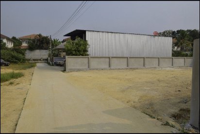 ขายที่ดินเปล่าเมืองเชียงใหม่-100-ตรว-ถมแล้ว-รั้วคอนกรีต-ห่างถนนวงแหวนรอบ-3-ไม่ถึง-100-เมตร-โฉนดพร้อ