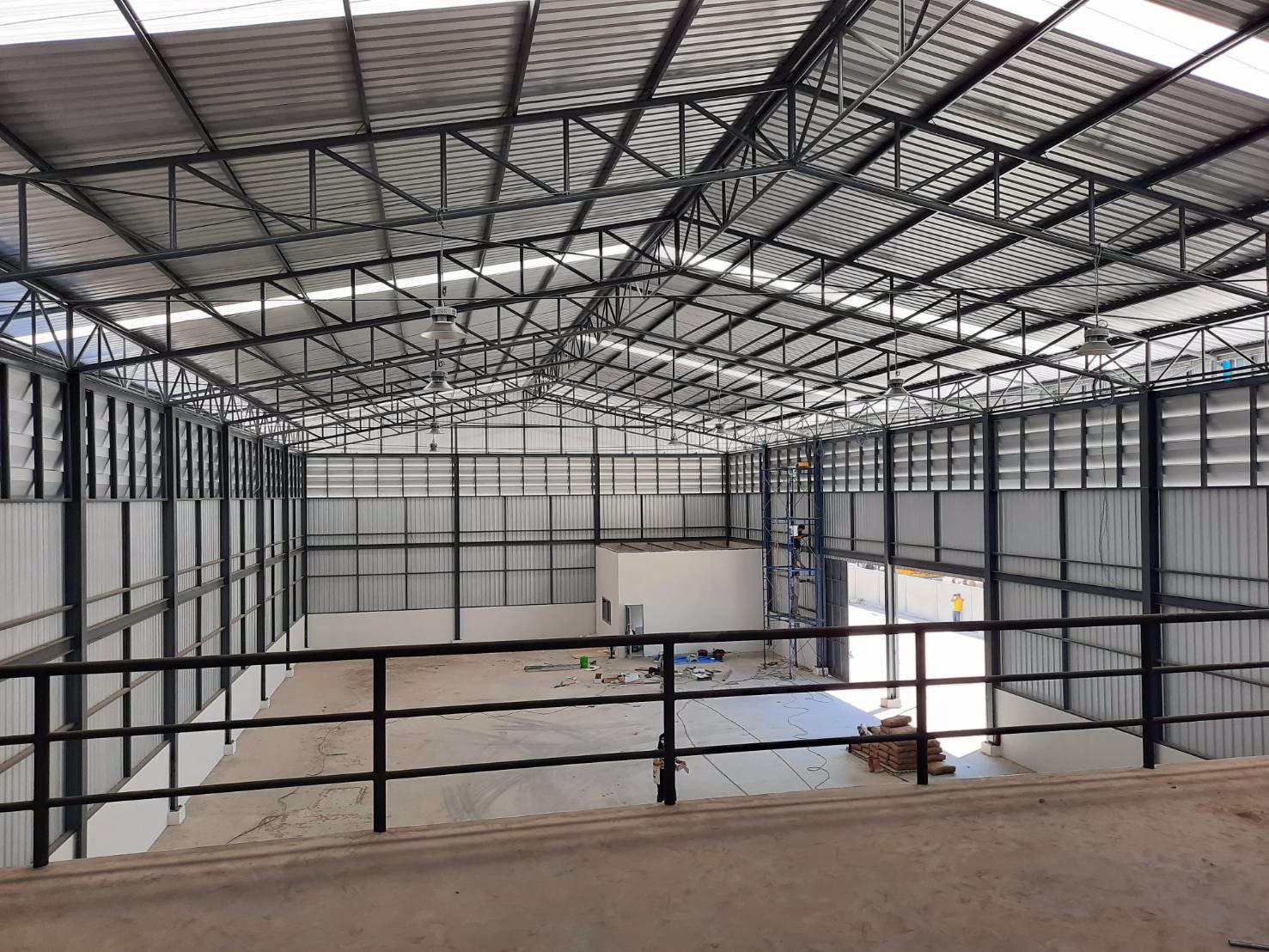 ให้เช่า-โกดังสร้างเสร็จใหม่-ขนาด-18×75×8-เมตร-มีชั้นลอย-18×40×3-เมตร-เมือง-สมุทรสาคร