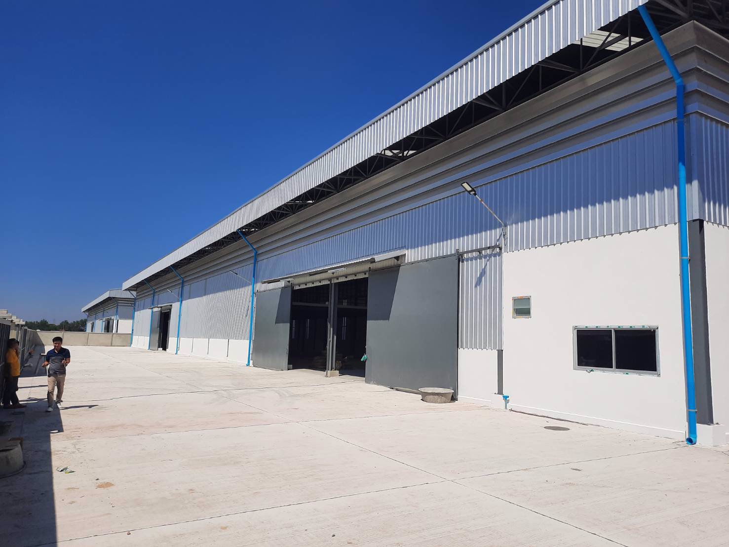 ให้เช่า-โกดังสร้างเสร็จใหม่-ขนาด-18×75×8-เมตร-มีชั้นลอย-18×40×3-เมตร-เมือง-สมุทรสาคร