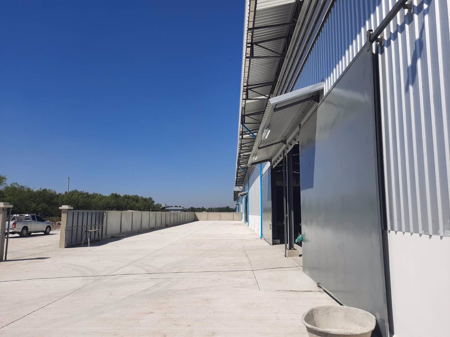 ให้เช่า-โกดังสร้างเสร็จใหม่-ขนาด-18×75×8-เมตร-มีชั้นลอย-18×40×3-เมตร-เมือง-สมุทรสาคร