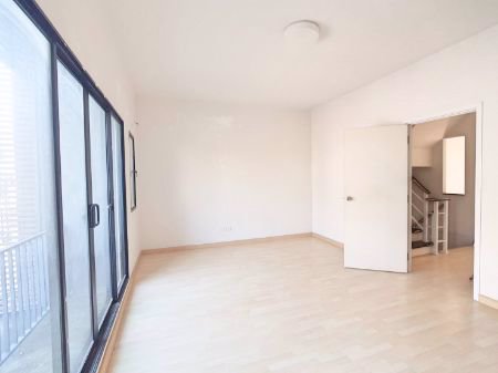 ขาย-ทาวน์เฮ้าส์-connect-3-วงแหวน-กาญจนา-3-ชั้น-ขนาด-22-ตรว-พื้นที่-190-ตรม-3-นอน3-น้ำ