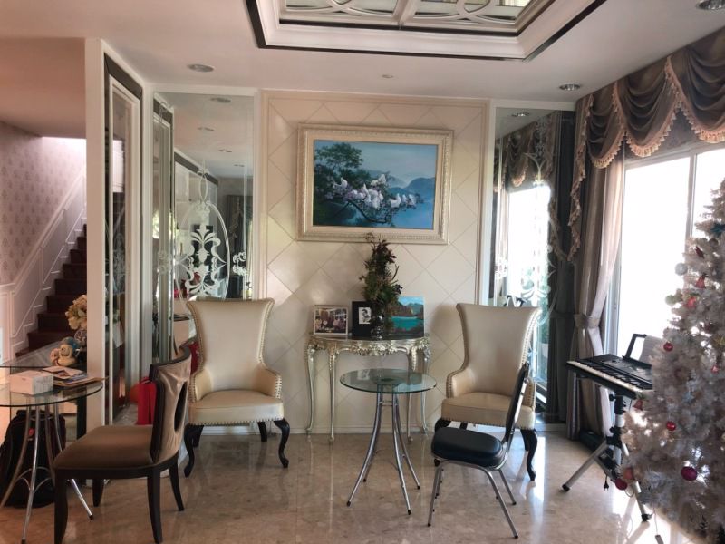 ขายบ้านเดียว-แกรนด์-บางกอก-บูเลอวาร์ด-รามอินทรา-หลังมุม-ติดถนนเมน-ถูกสุดในโครงการ