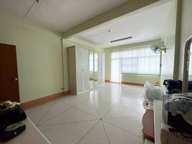 ขายอาคารพานิชย์-4-ชั้นครึ่ง-ระแวก-มหอการค้าไทย-ใกล้รถไฟฟ้าmrtห้วยขวาง-ทำเลดีแบบนี้หาไม่ได้อีกแล้ว