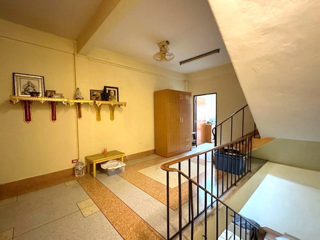 ขายอาคารพานิชย์-4-ชั้นครึ่ง-ระแวก-มหอการค้าไทย-ใกล้รถไฟฟ้าmrtห้วยขวาง-ทำเลดีแบบนี้หาไม่ได้อีกแล้ว