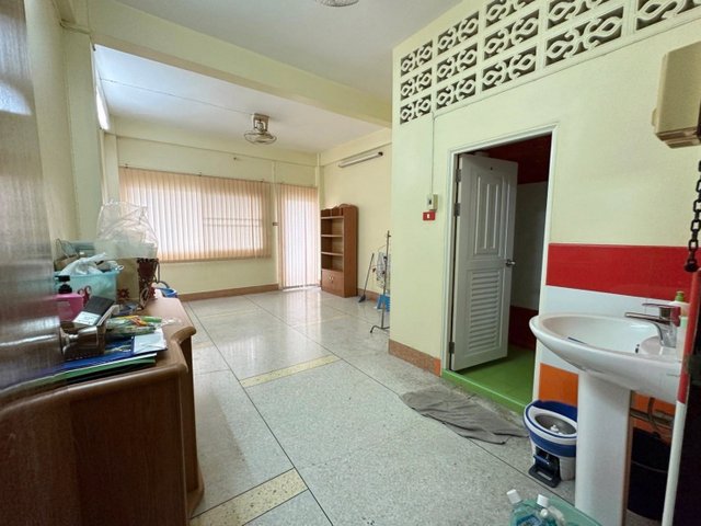 ขายอาคารพานิชย์-4-ชั้นครึ่ง-ระแวก-มหอการค้าไทย-ใกล้รถไฟฟ้าmrtห้วยขวาง-ทำเลดีแบบนี้หาไม่ได้อีกแล้ว