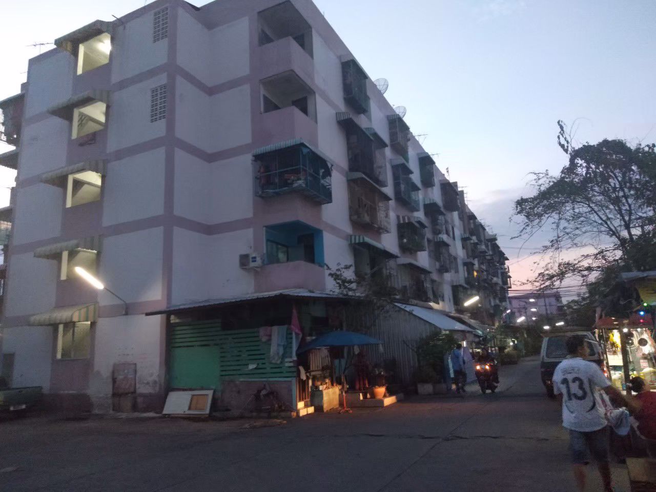 ขายห้องพักพร้อมผู่เช่า-เก็บค่าเช่าต่อได้เลย-9-207-41