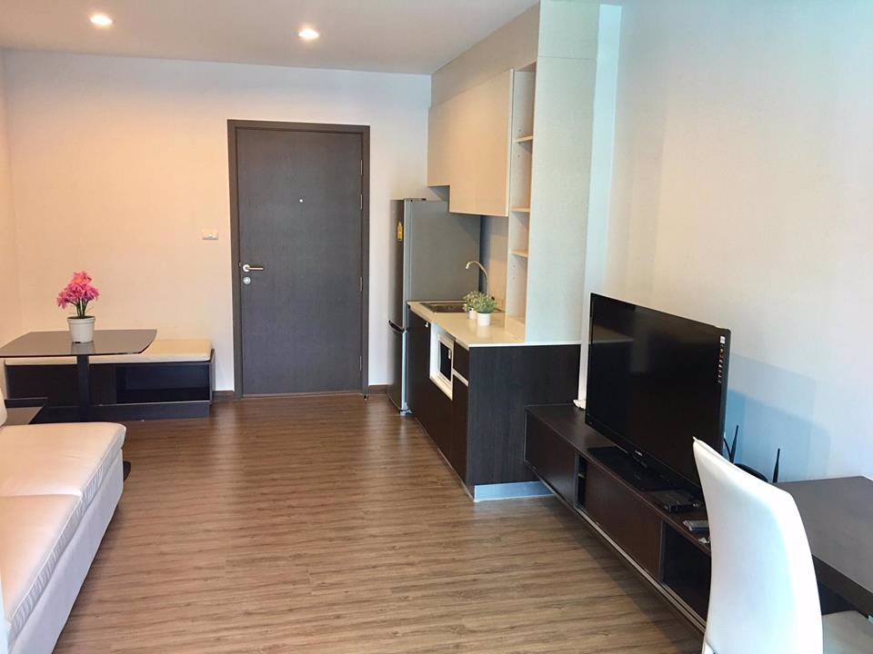 ให้เช่าคอนโด-hallmark-แจ้งวัฒนะ-40-ตรม-8500-ต่อเดือน-วิวสระว่ายน้ำ-ห้องสวยมาก