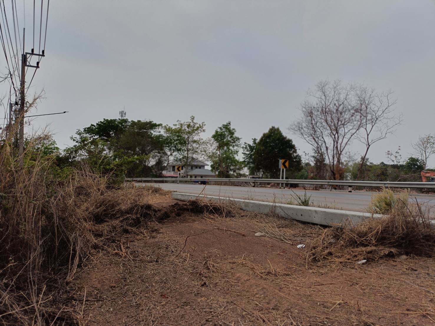 ขายบ้านพร้อมที่ดิน-ทำเลทอง-2ไร่-3งาน-73ตรว