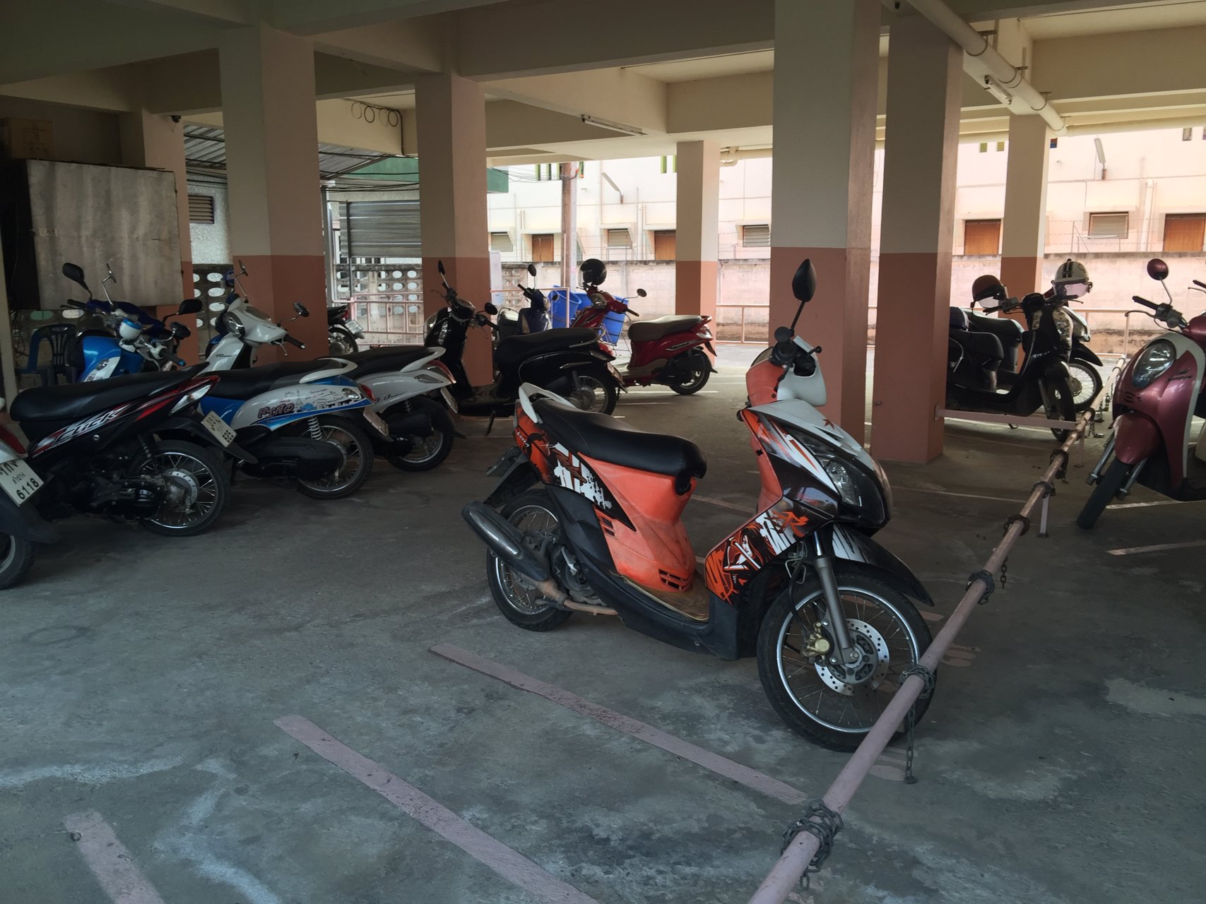 ขายหอพัก-อยู่ตรงข้าม-มหาลัยราชภัฏ-ลำปาง-เพียง-60-เมตร-ปากซอยมี-7-11-จำนวน47ห้อง-20ล้าน