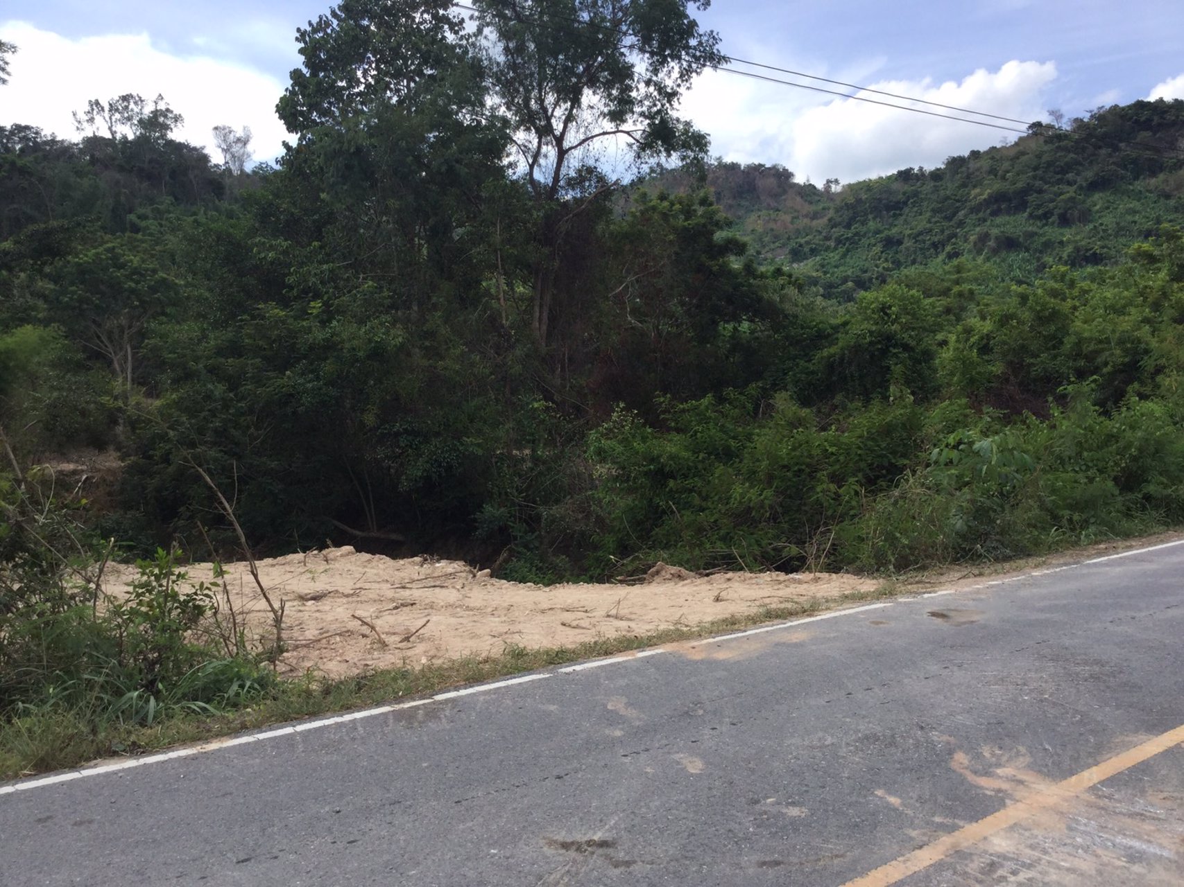 ขายที่ดินสวย-เนื้อที่-3ไร่-ไม่ต้องถม-เป็นโฉนดทั้งแปลง-ปลอดภาระ-โอบล้อมด้วยขุนเขา