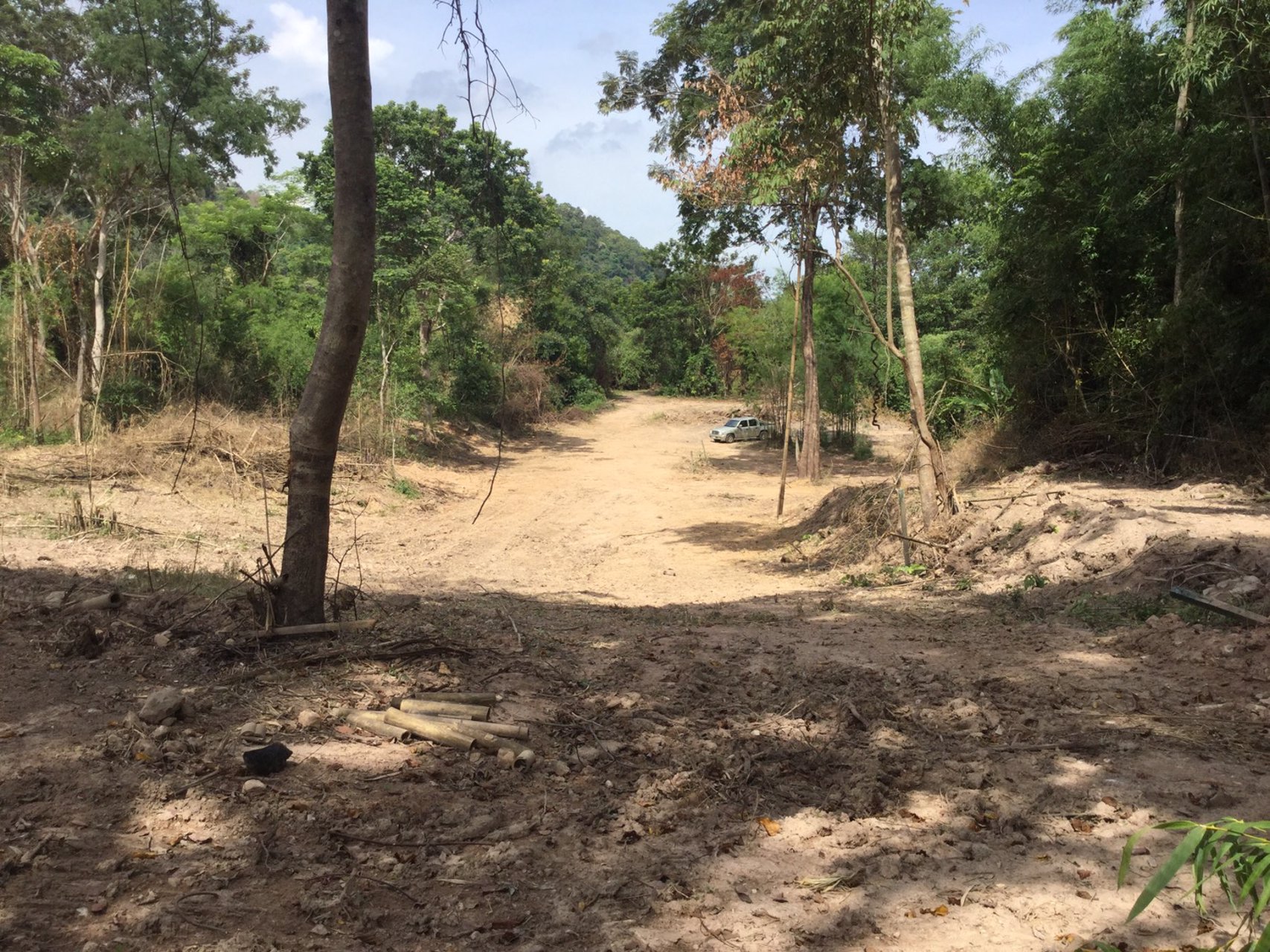 ขายที่ดินสวย-เนื้อที่-3ไร่-ไม่ต้องถม-เป็นโฉนดทั้งแปลง-ปลอดภาระ-โอบล้อมด้วยขุนเขา