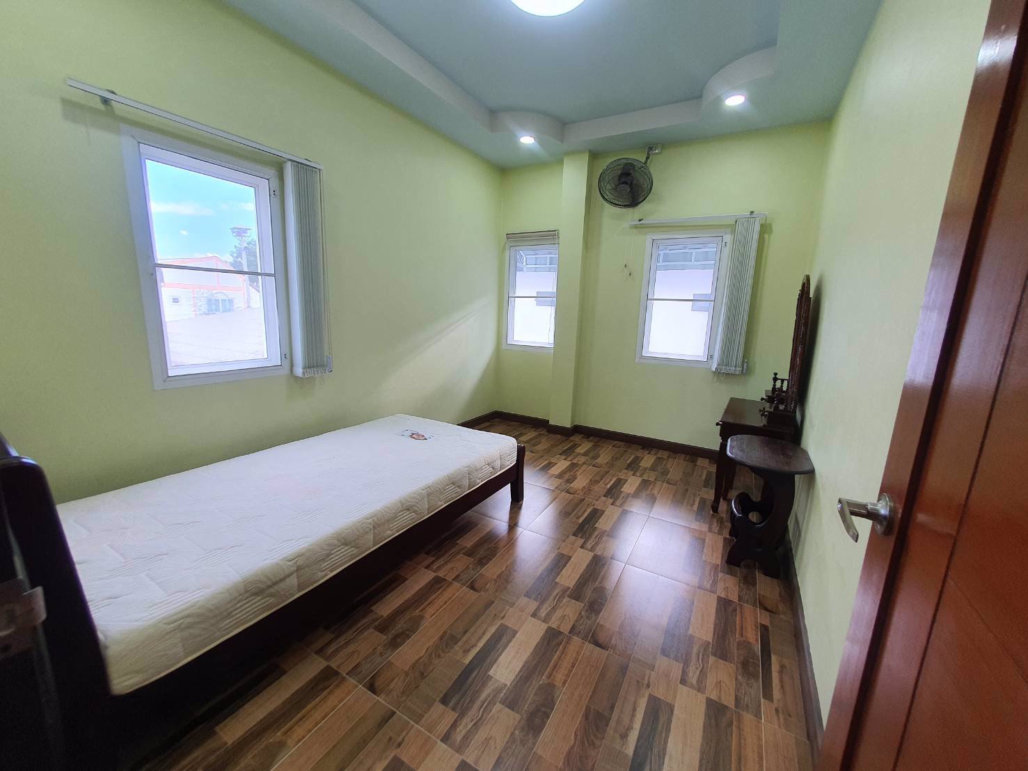 ขาย-บ้านแฝดทาวน์โฮม-2-ชั้น-3นอน-3น้ำ-แถมเฟอร์นิเจอร์ครบ