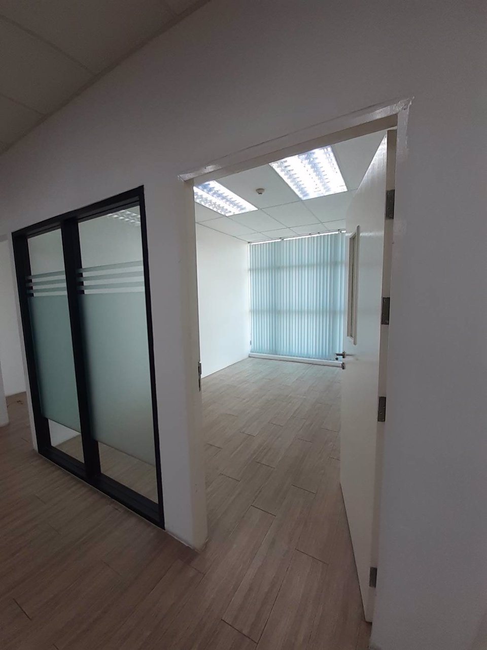 ให้เช่าพื้นที่สำนักงานขนาด-185-ตรม-เริ่มต้น-290-บ-ตรม-ทำเลแจ้งวัฒนะ-เมืองทองธานี-ใกล้รถไฟฟ้า