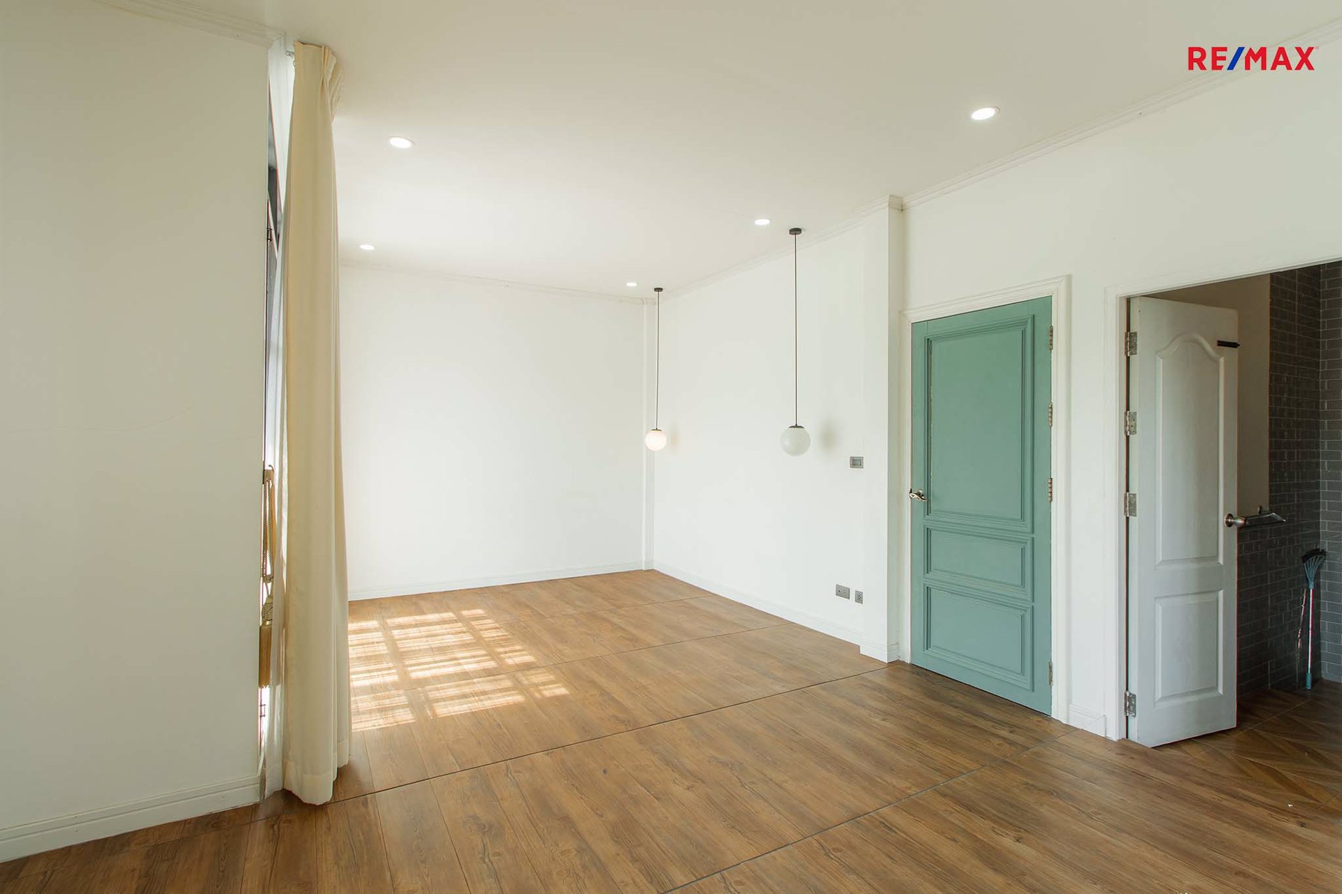 ขายบ้านแฝดรีโนเวทพร้อมอยู่-มรติรมย์3-ถสวนผัก32-บางกราย-ใกล้-central-westville