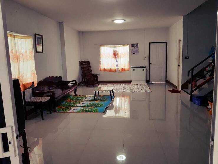 ขายด่วน-บ้านทาวน์เฮ้า-3-ห้องนอน-2-ห้องน้ำ-พื้นที่-51-ตารางวา-ราคา-2200000-บาท