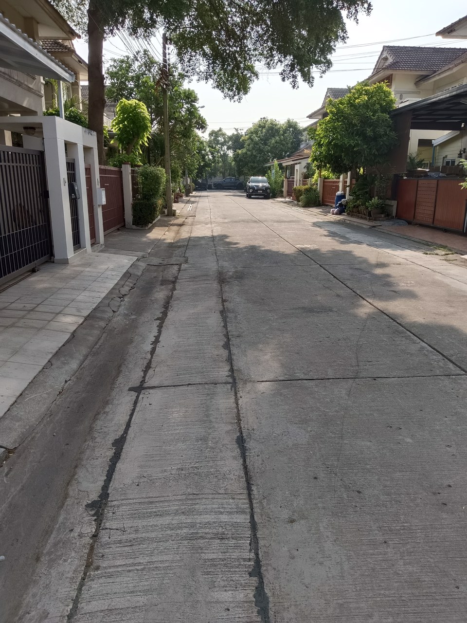 ขายบ้านเดี่ยว-หมู่บ้านปรีชาร่มเกล้า-โครงการห่างถนนใหญ่ประมาณ-150-เมตร-ใกล้สถานีรถไฟฟ้า-2-สาย