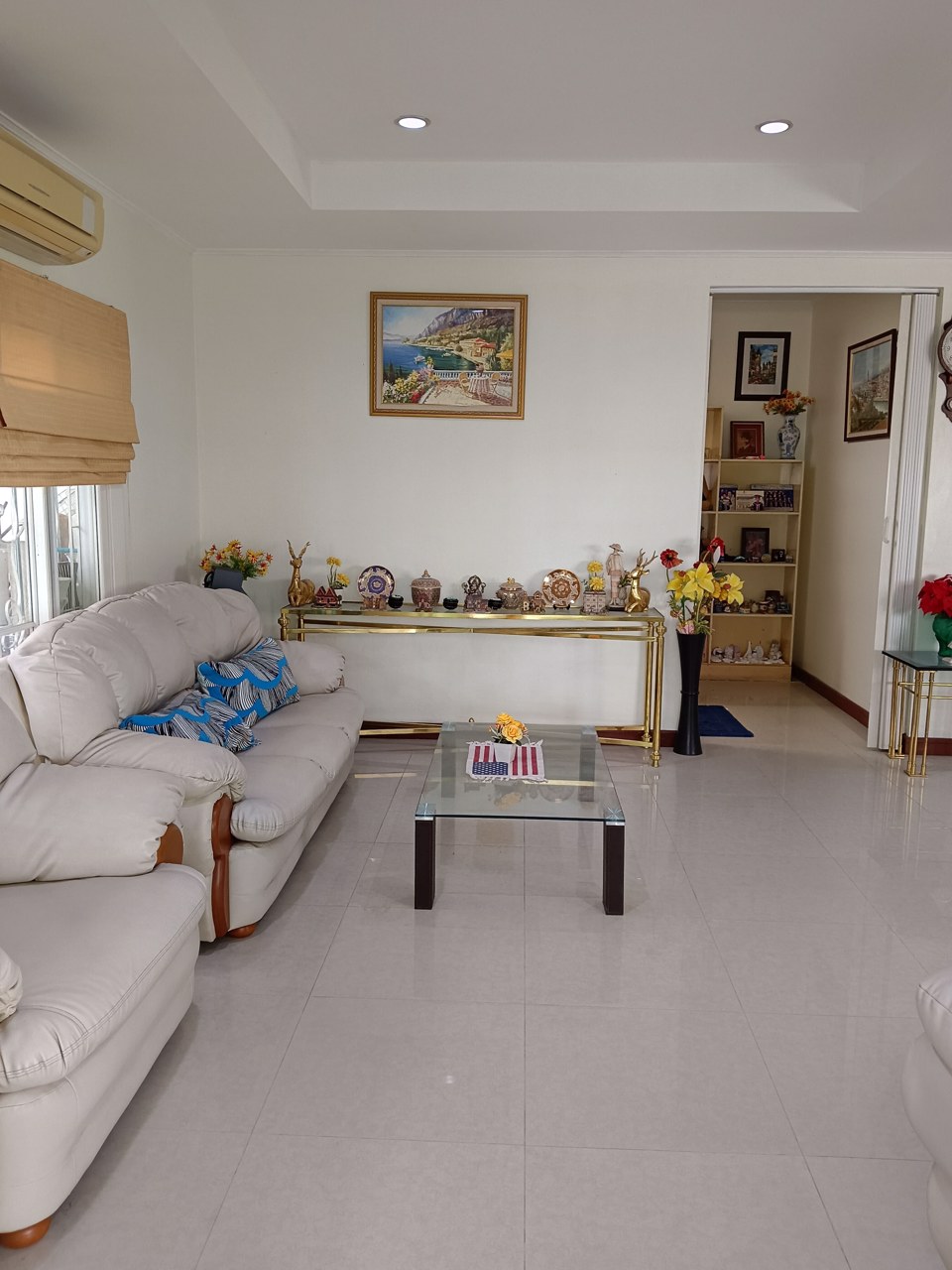 ขายบ้านเดี่ยว-หมู่บ้านปรีชาร่มเกล้า-โครงการห่างถนนใหญ่ประมาณ-150-เมตร-ใกล้สถานีรถไฟฟ้า-2-สาย