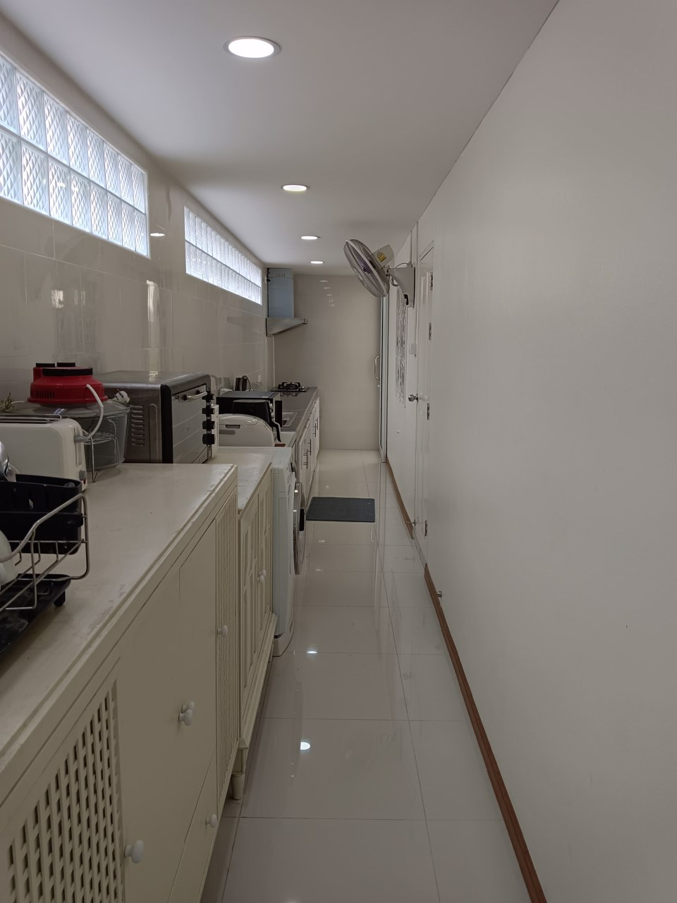 ขายบ้านเดี่ยว-หมู่บ้านปรีชาร่มเกล้า-โครงการห่างถนนใหญ่ประมาณ-150-เมตร-ใกล้สถานีรถไฟฟ้า-2-สาย