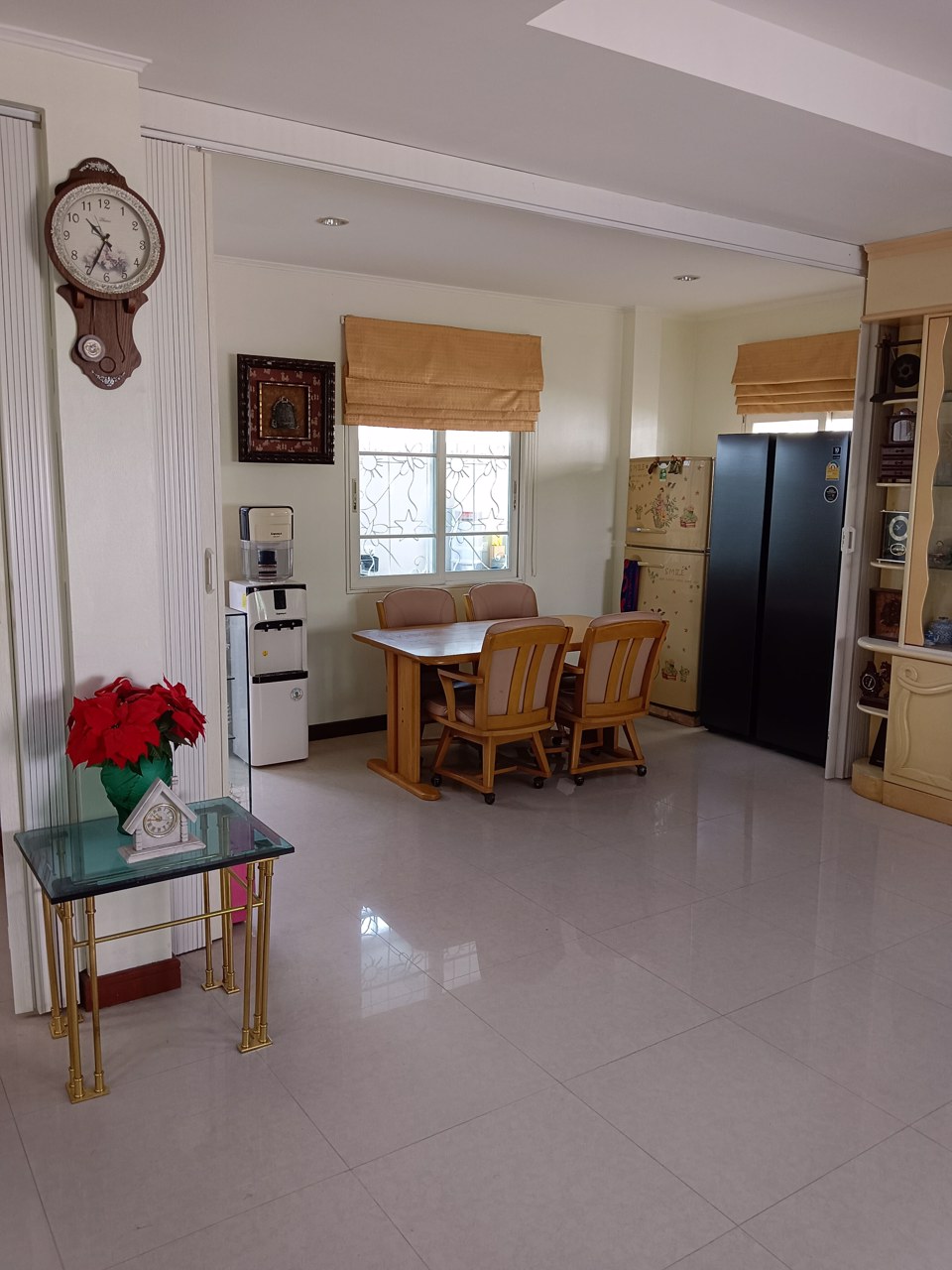 ขายบ้านเดี่ยว-หมู่บ้านปรีชาร่มเกล้า-โครงการห่างถนนใหญ่ประมาณ-150-เมตร-ใกล้สถานีรถไฟฟ้า-2-สาย