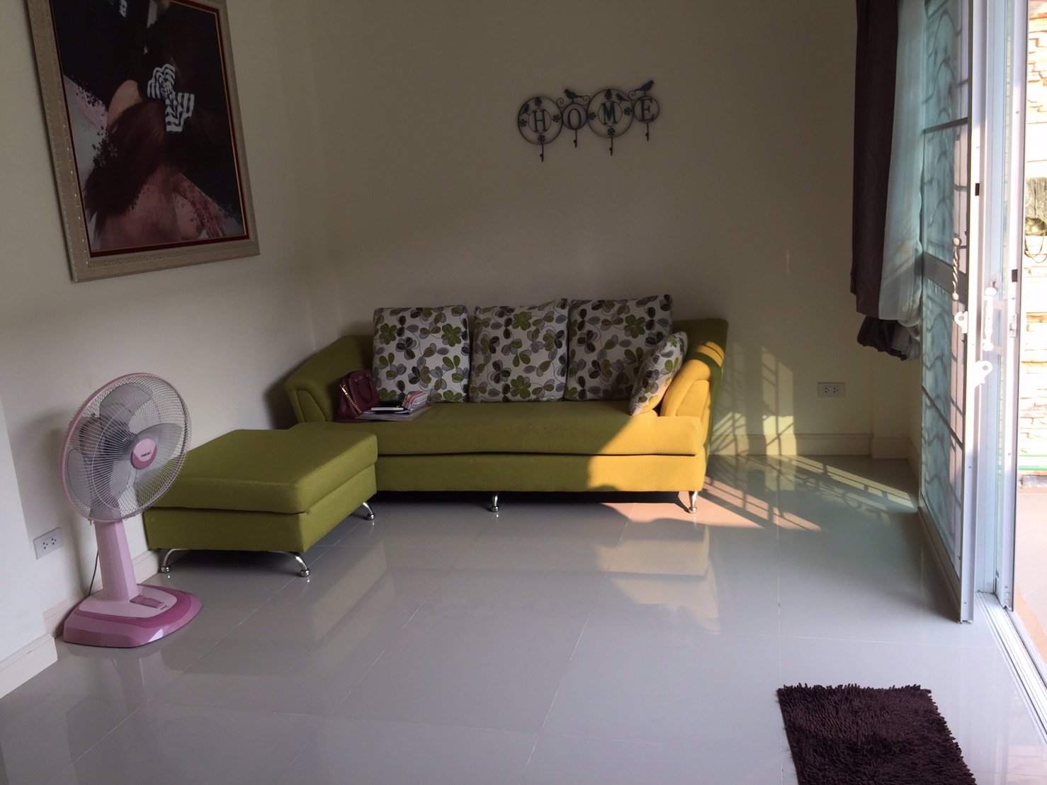 หมู่บ้านเปรมประชา-ซีซั่น-ทาวน์โฮมสภาพใหม่-เจ้าของไม่เคยอยู่-ตกแต่งพร้อมอยู่-ของเเถมทั้งหลัง