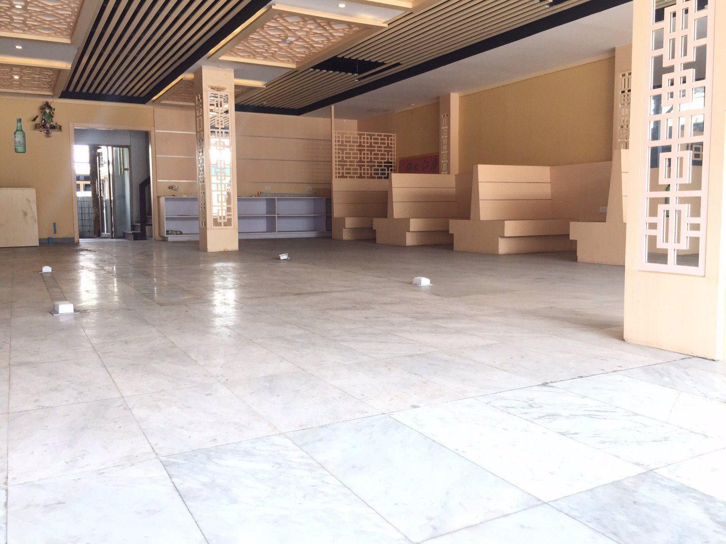 อาคารสำนักงานติดถนนศรีวรา-ทำเลดี-สูง-4-ชั้น-ภายในมี-18-ห้อง-ห้องน้ำ-8-ห้อง-เเละห้องโถงใหญ่-1-ห้อง