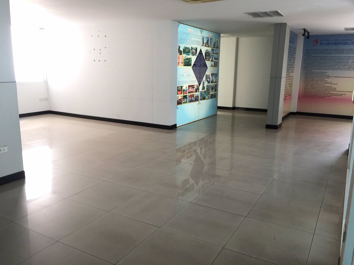 อาคารสำนักงาน-ถนนศรีวรา-5-ชั้น-มีลิฟท์