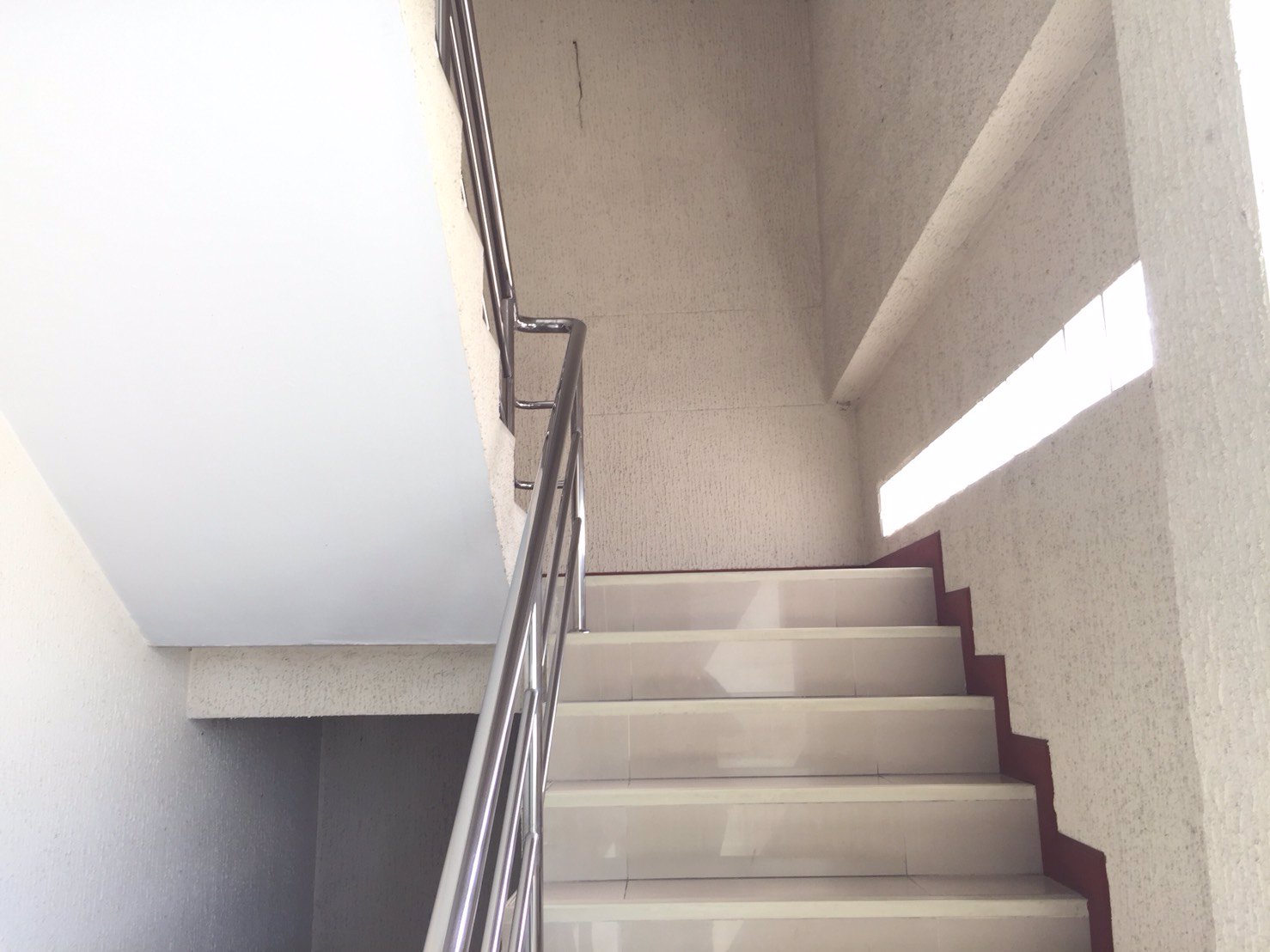 อาคารสำนักงาน-ถนนศรีวรา-5-ชั้น-มีลิฟท์