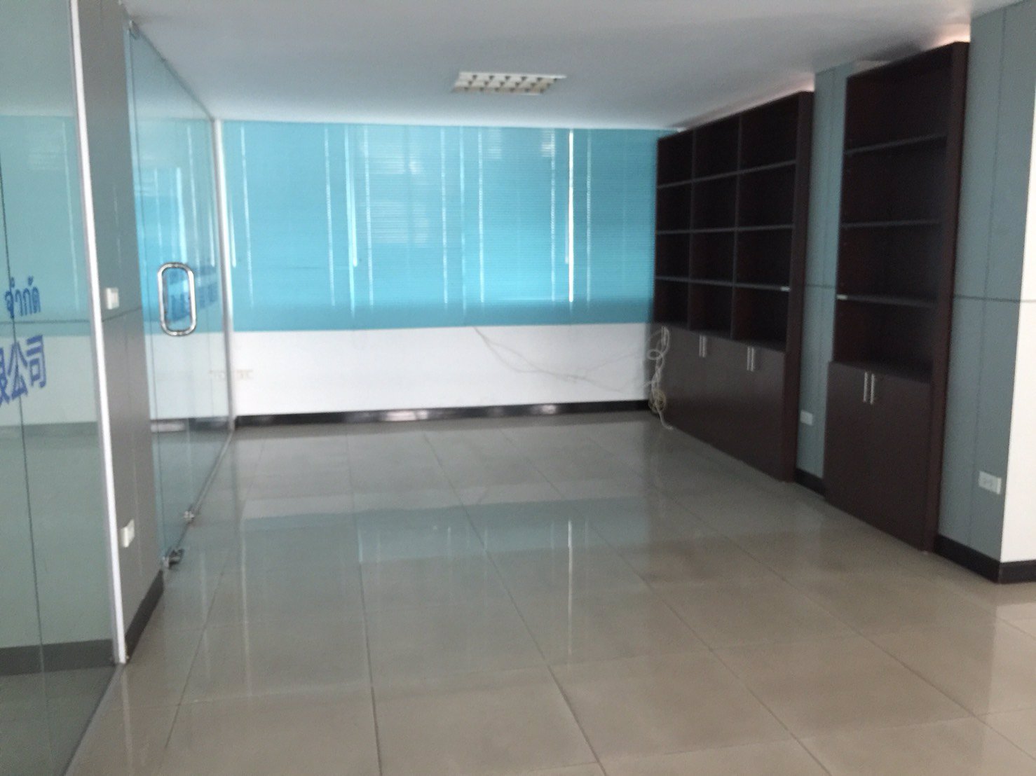 อาคารสำนักงาน-ถนนศรีวรา-5-ชั้น-มีลิฟท์