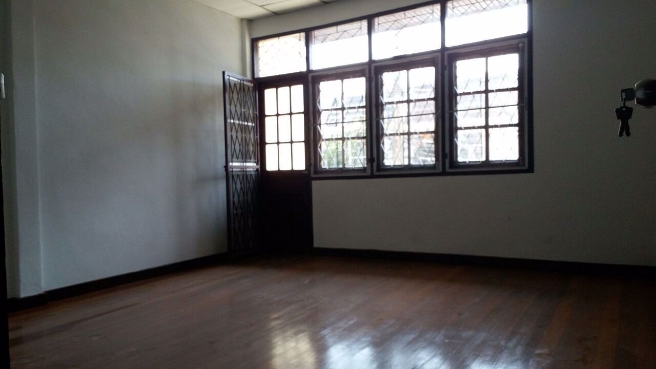 ขายบ้านแฝด-2-ชั้น-หมู่บ้านเข็มเพชร-ถนนรามคำแหง58-4