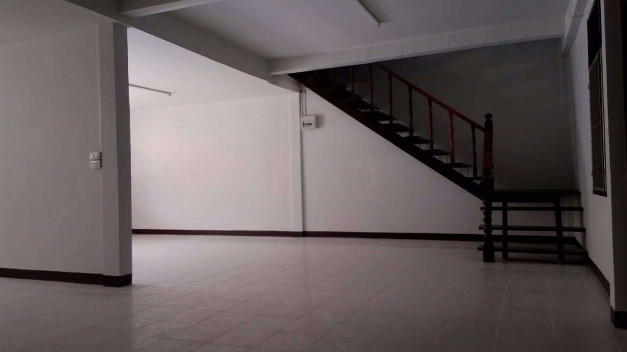 ขายบ้านแฝด-2-ชั้น-หมู่บ้านเข็มเพชร-ถนนรามคำแหง58-4