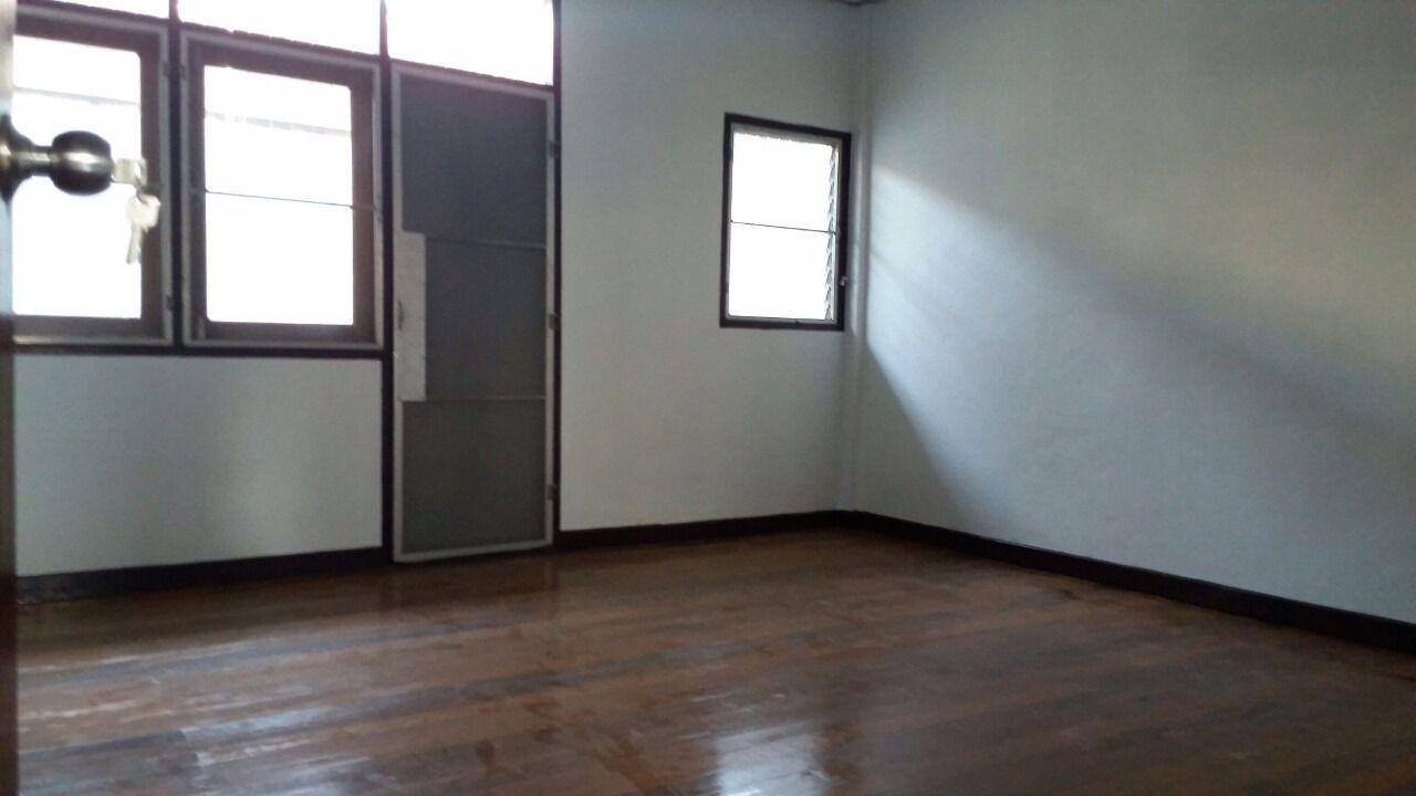 ขายบ้านแฝด-2-ชั้น-หมู่บ้านเข็มเพชร-ถนนรามคำแหง58-4