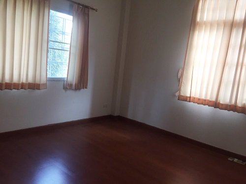 ขายทาวน์โฮม-ปริญลักษณ์-exclusive-หลังมุม